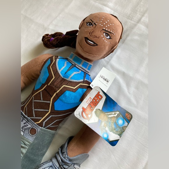 Marvel’s Black Panther Shuri Pillow Buddy NWT - Picture 5 of 9